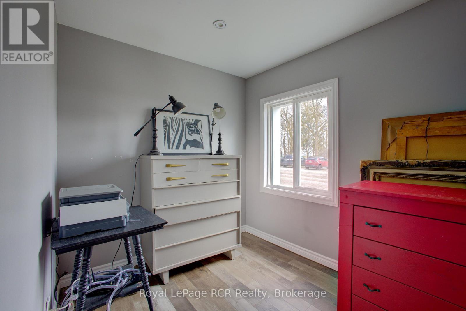 












9208 WELLINGTON RD 14 ROAD

,
Wellington North,




Ontario
N0G2E0

