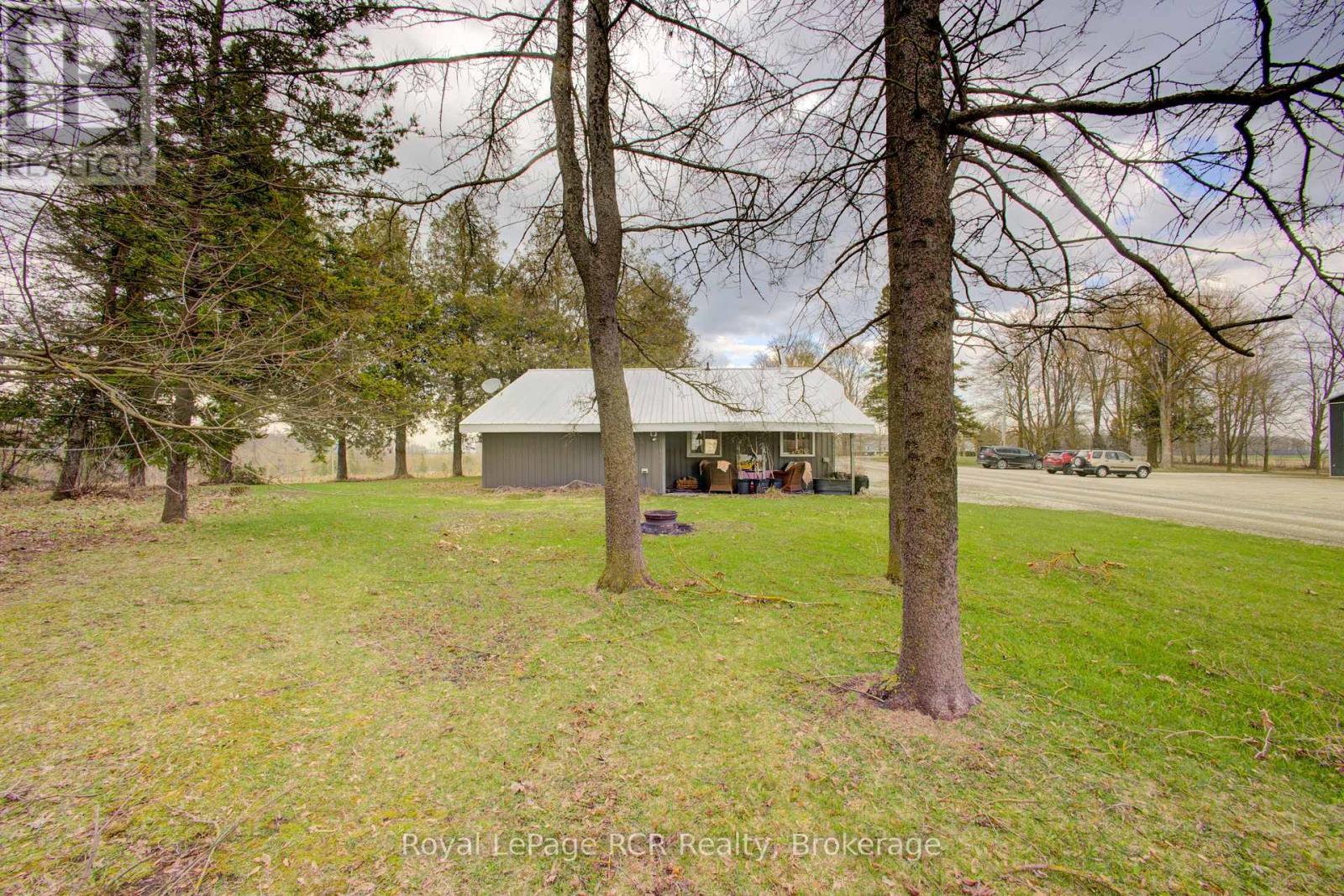 












9208 WELLINGTON RD 14 ROAD

,
Wellington North,




Ontario
N0G2E0

