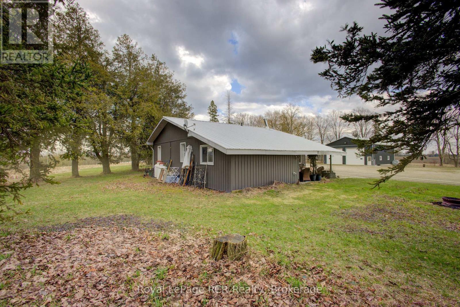 












9208 WELLINGTON RD 14 ROAD

,
Wellington North,




Ontario
N0G2E0

