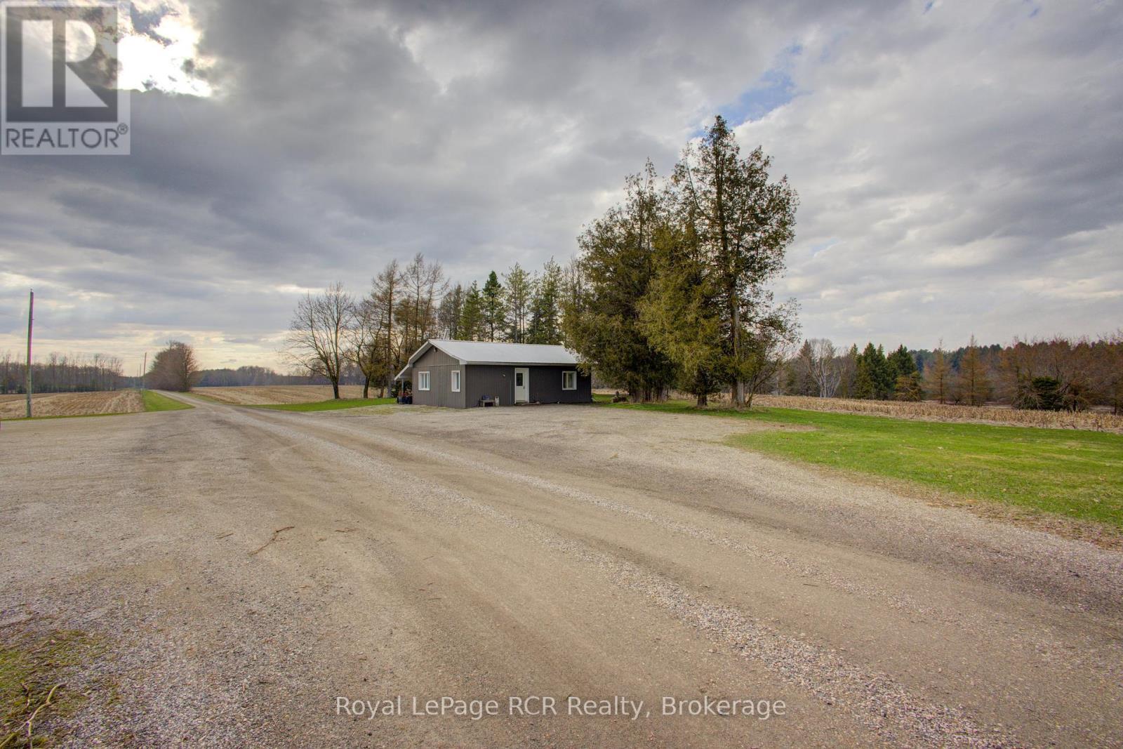 












9208 WELLINGTON RD 14 ROAD

,
Wellington North,




Ontario
N0G2E0

