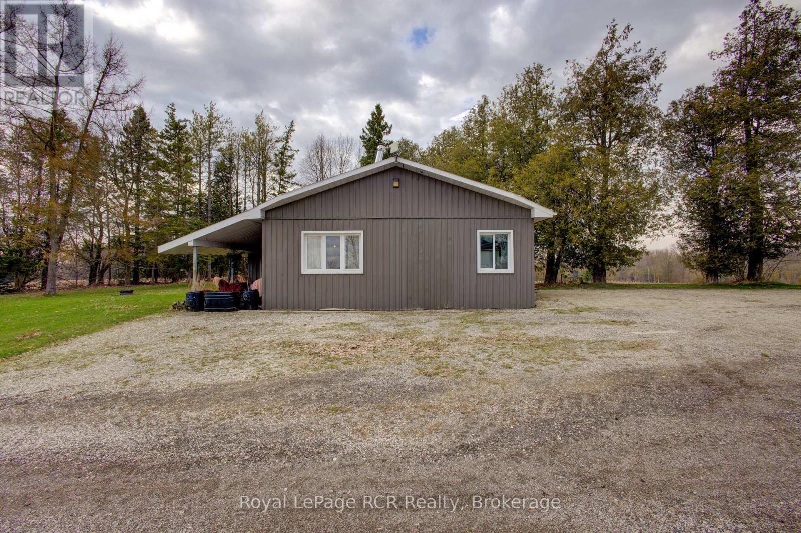 












9208 WELLINGTON RD 14 ROAD

,
Wellington North,




Ontario
N0G2E0

