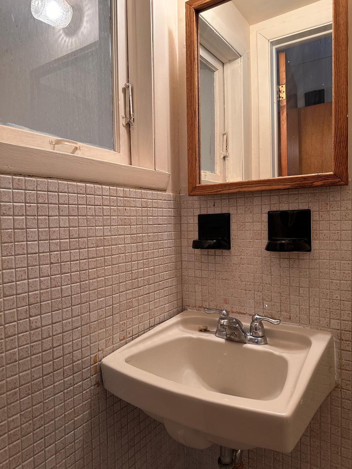 









10532


Av. Pigeon

,
Montréal (Montréal-Nord),




QC
H1G5T9

