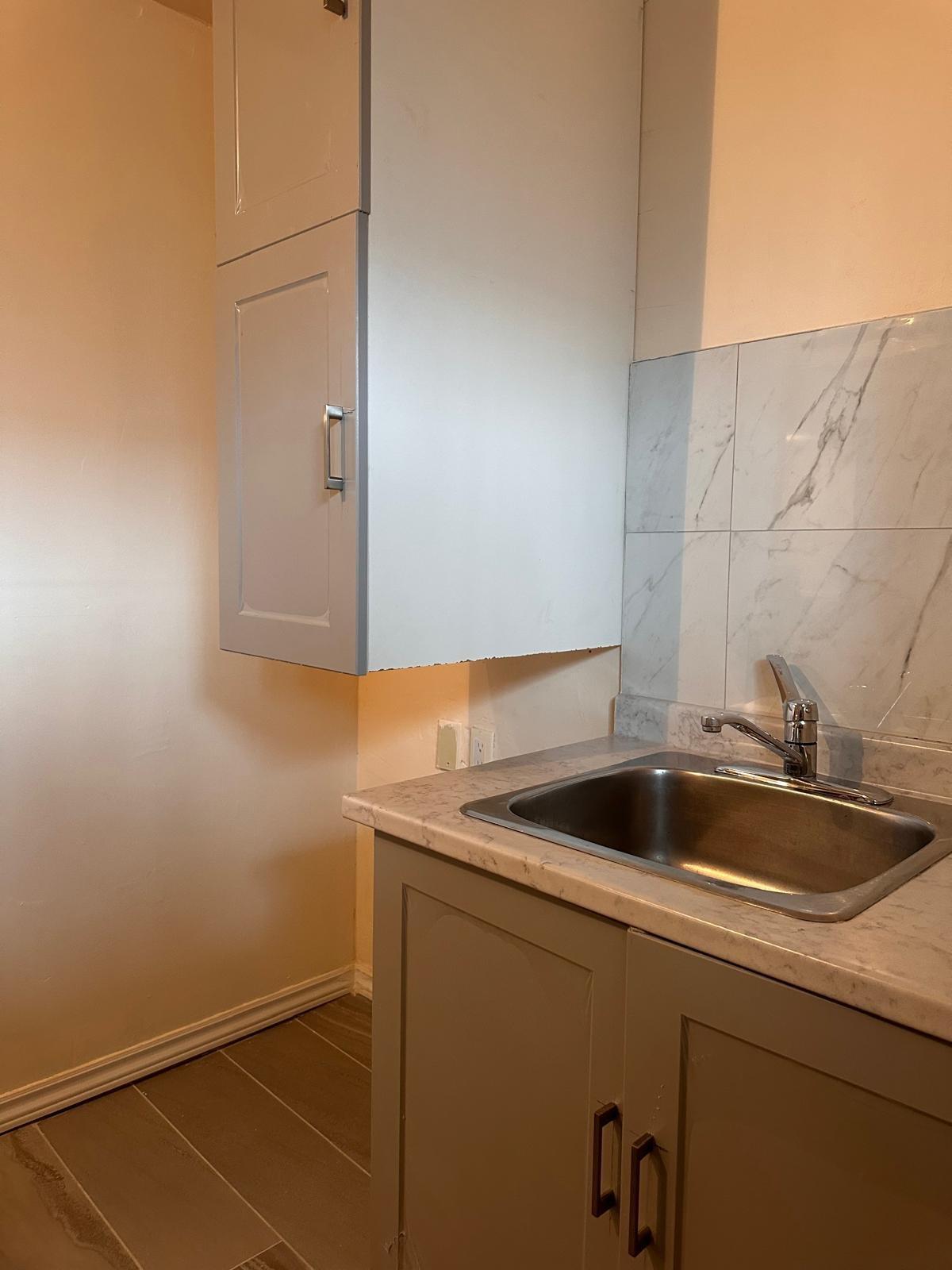 









10532


Av. Pigeon

,
Montréal (Montréal-Nord),




QC
H1G5T9

