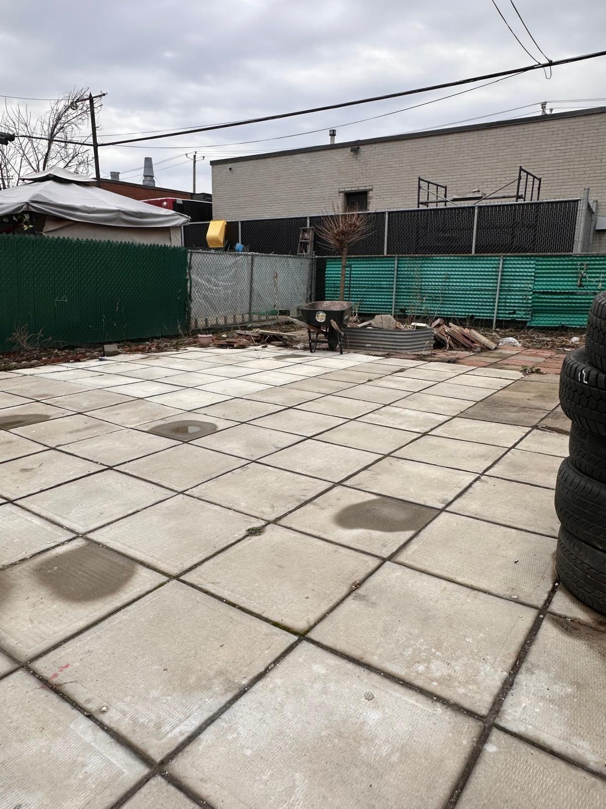 









10532


Av. Pigeon

,
Montréal (Montréal-Nord),




QC
H1G5T9

