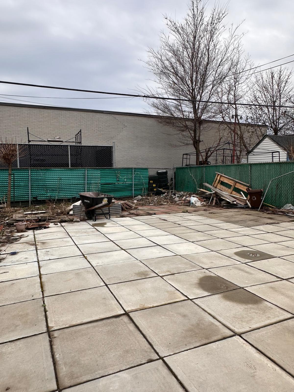 









10532


Av. Pigeon

,
Montréal (Montréal-Nord),




QC
H1G5T9

