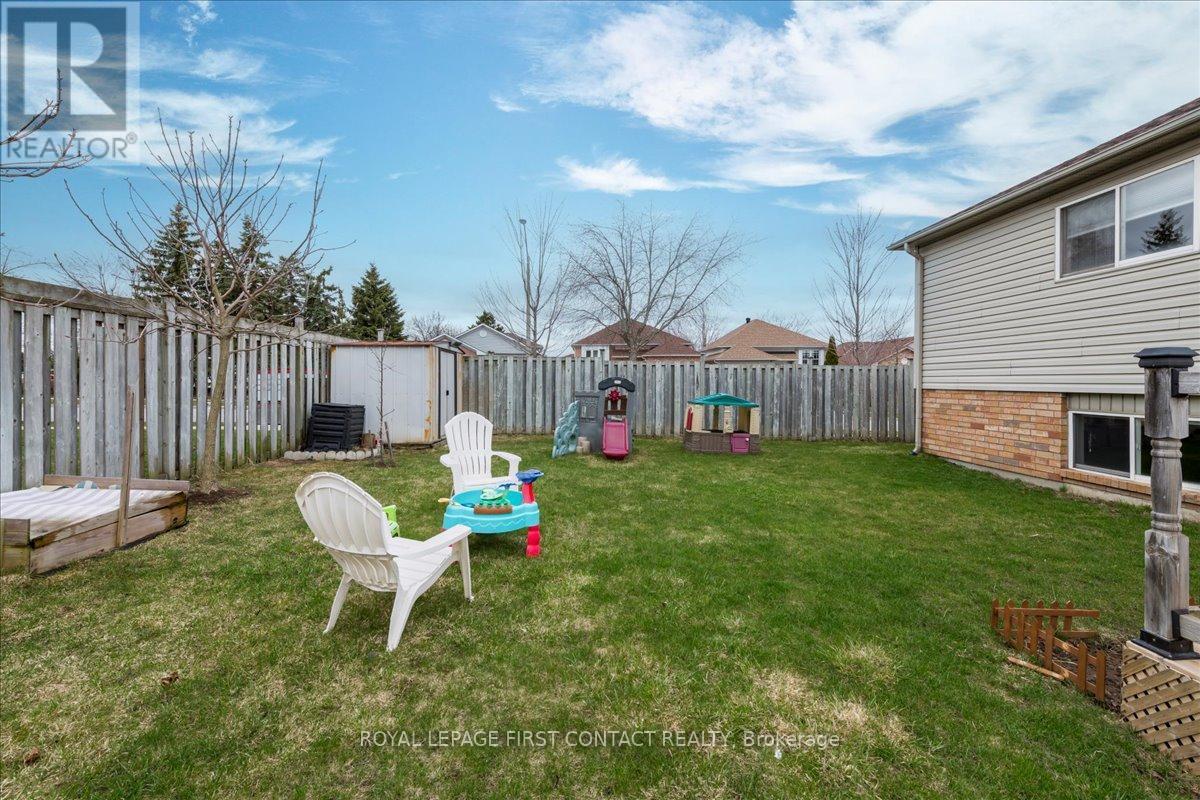 












68 DRAPER CRESCENT

,
Barrie,




Ontario
L4N6B1

