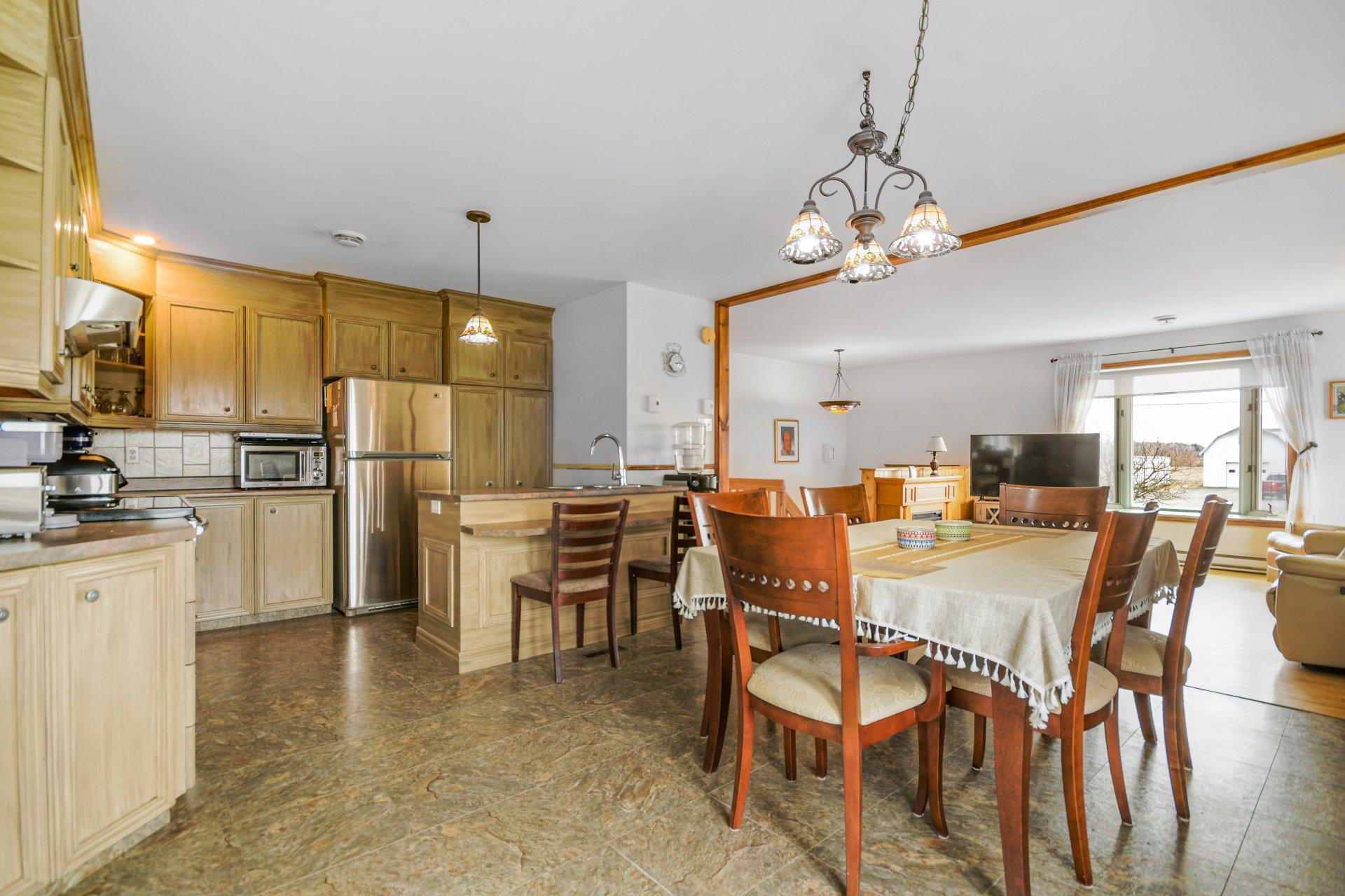 









745


Rg de la Rivière S.

,
Saint-Lin/Laurentides,







QC
J5M2A1

