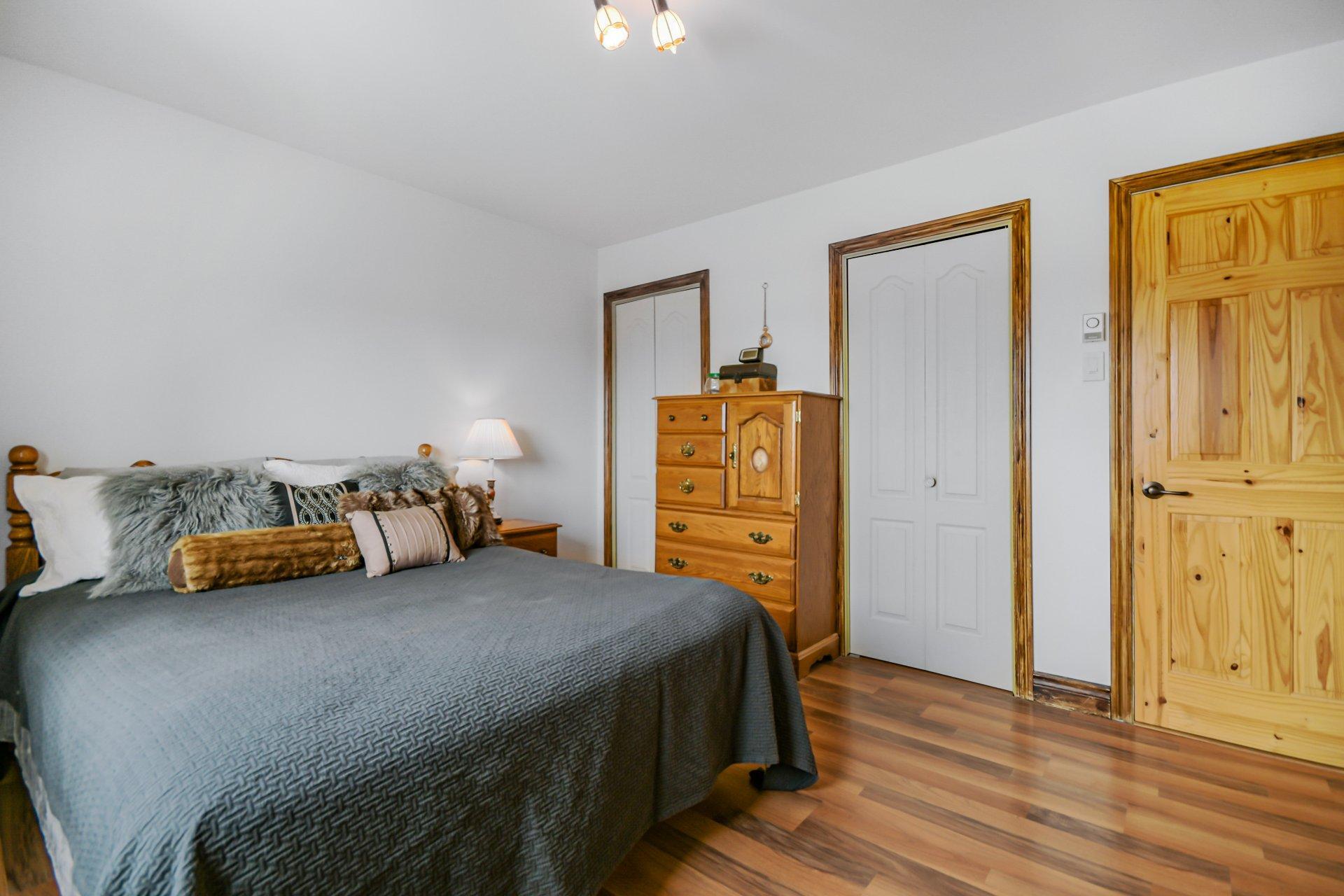 









745


Rg de la Rivière S.

,
Saint-Lin/Laurentides,







QC
J5M2A1

