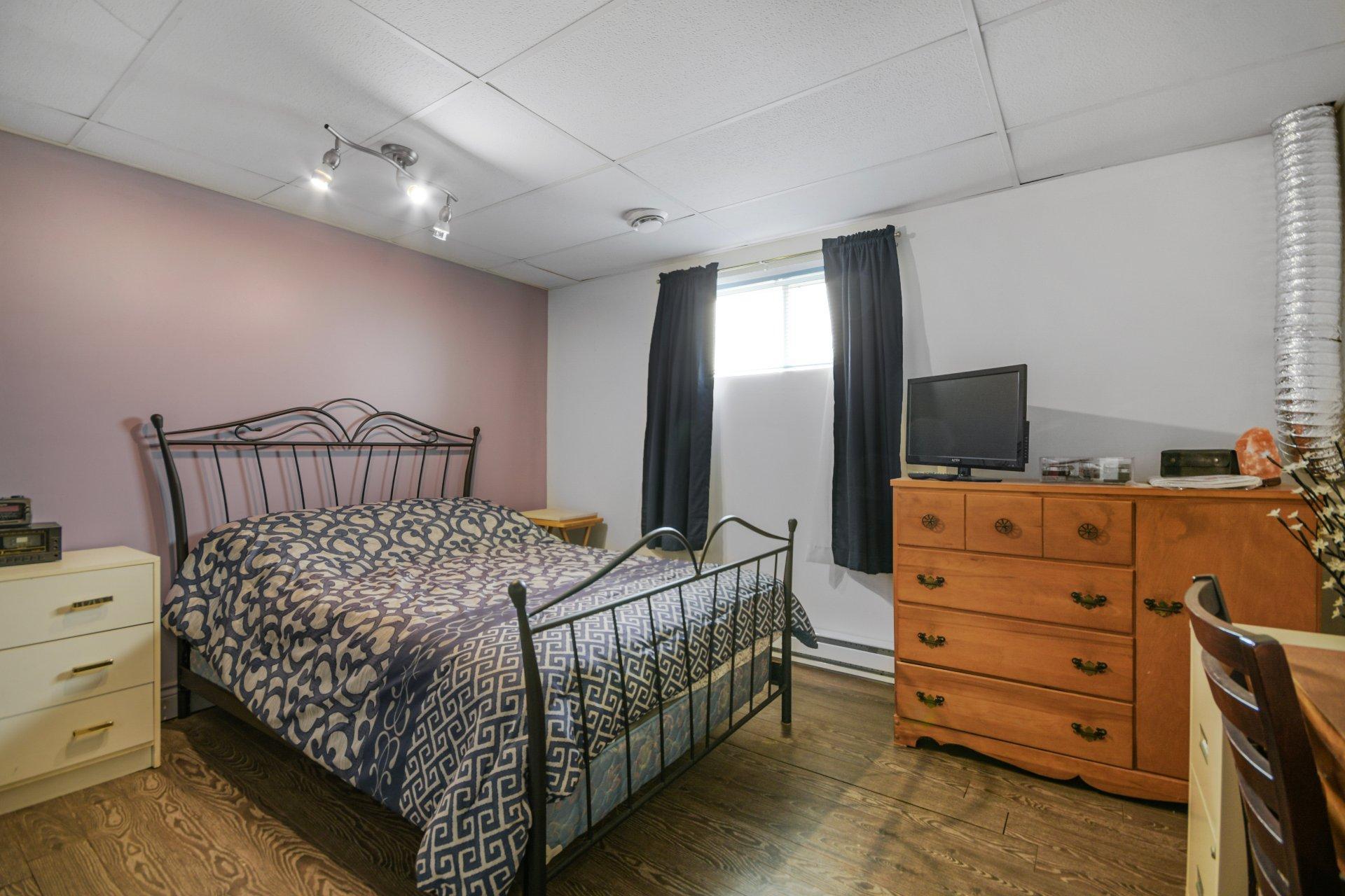 









745


Rg de la Rivière S.

,
Saint-Lin/Laurentides,







QC
J5M2A1

