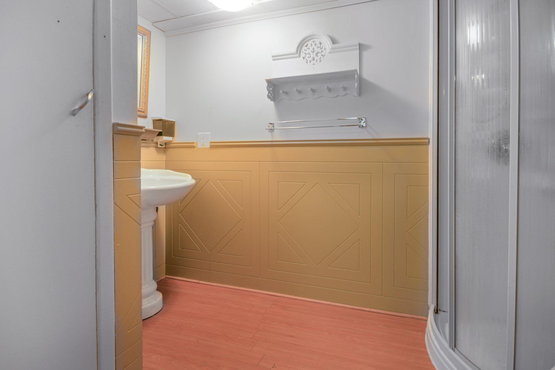 









745


Rg de la Rivière S.

,
Saint-Lin/Laurentides,







QC
J5M2A1

