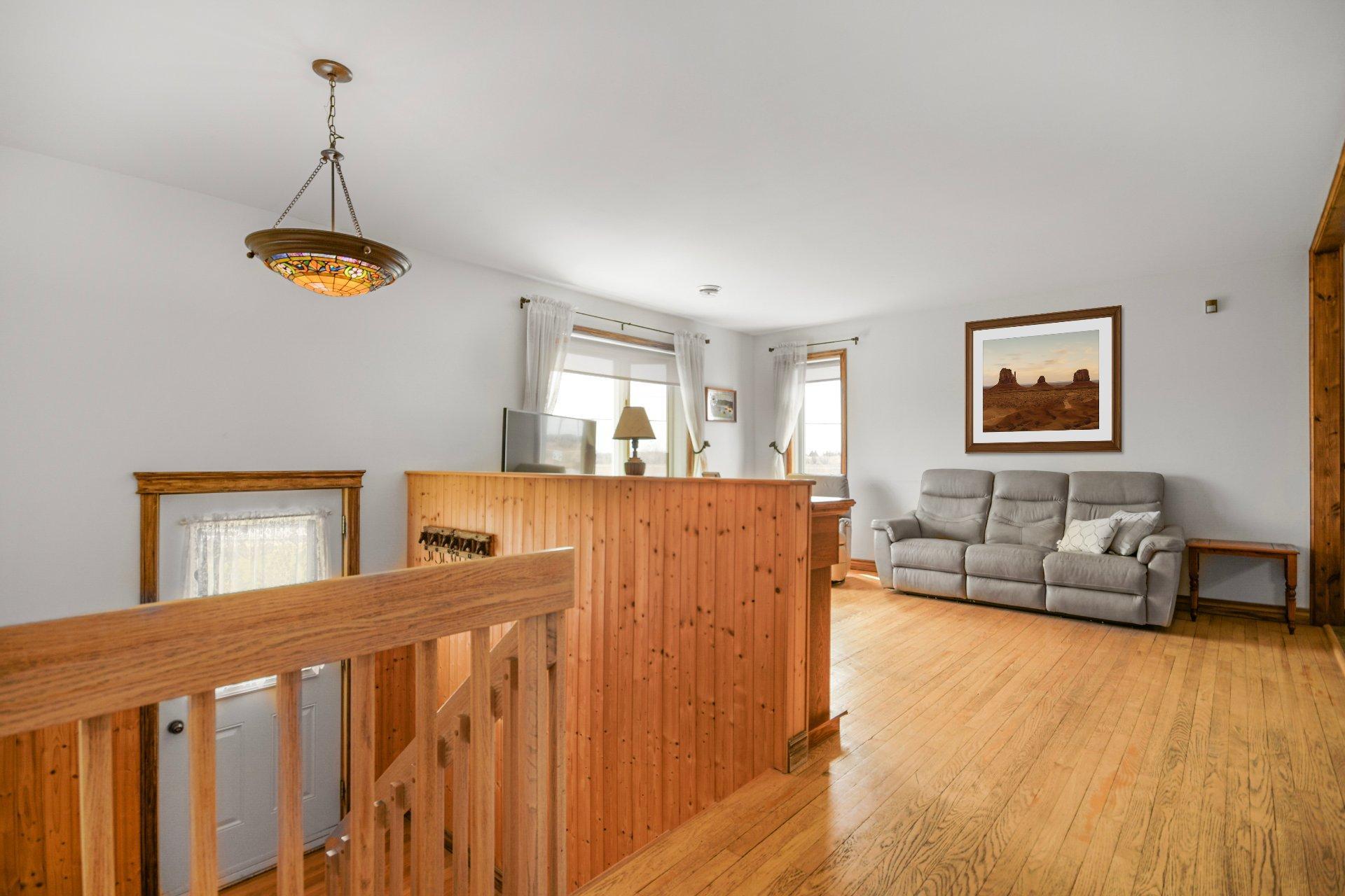 









745


Rg de la Rivière S.

,
Saint-Lin/Laurentides,







QC
J5M2A1

