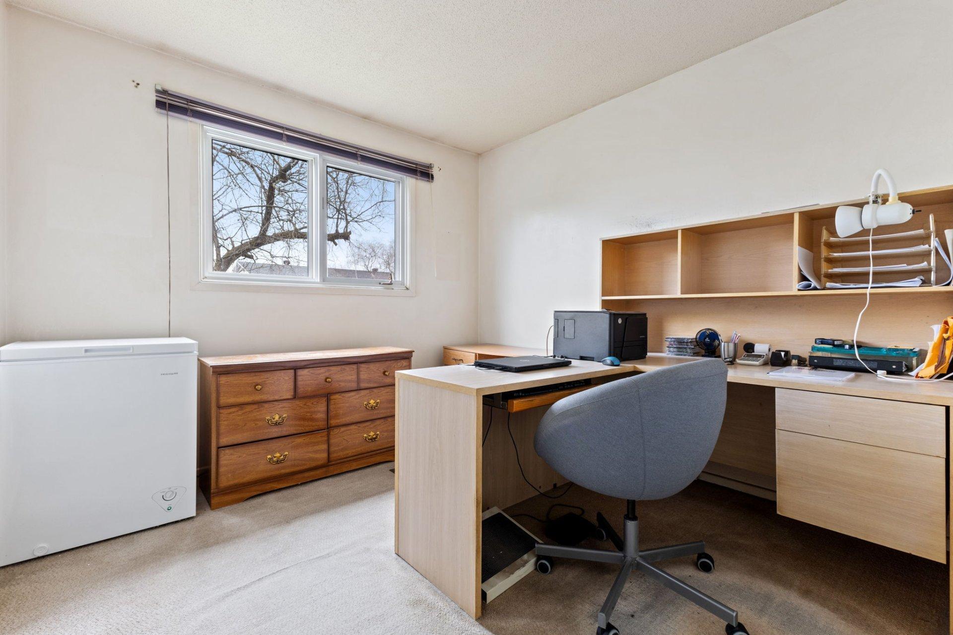









67


Rue Clermont

,
Gatineau (Gatineau),




QC
J8T5H7

