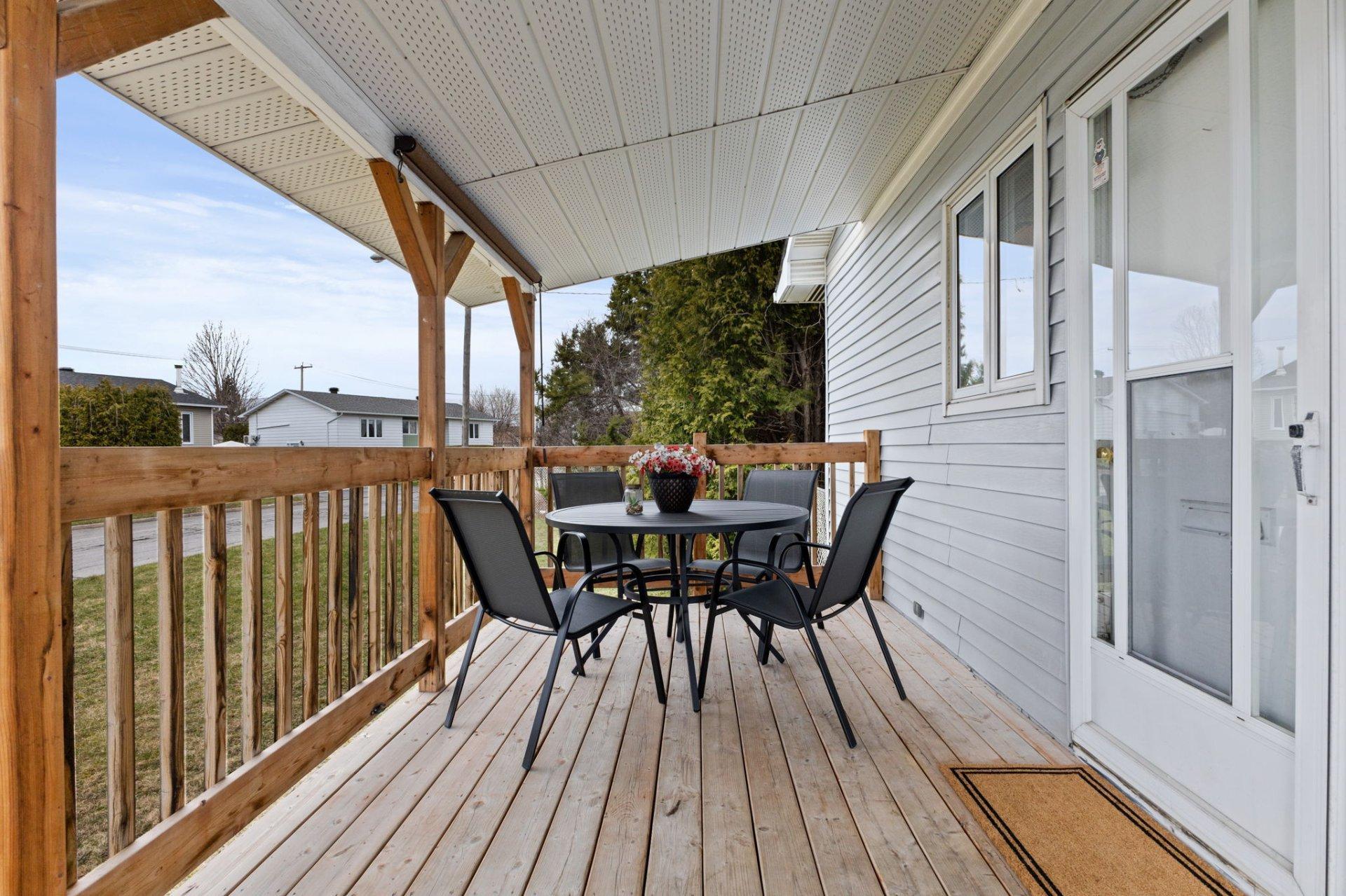 









67


Rue Clermont

,
Gatineau (Gatineau),




QC
J8T5H7

