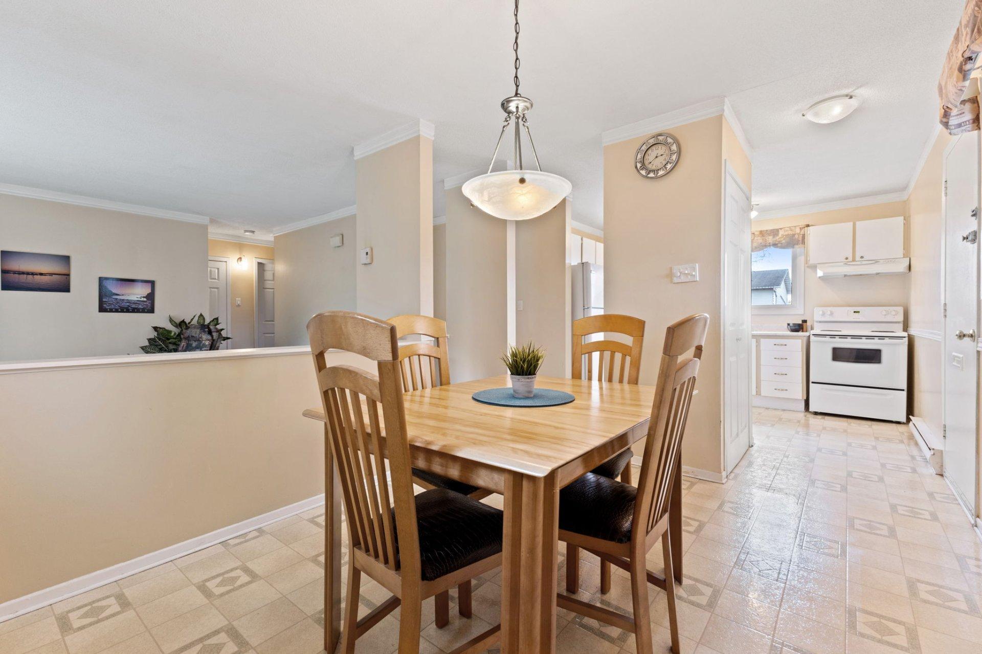 









67


Rue Clermont

,
Gatineau (Gatineau),




QC
J8T5H7

