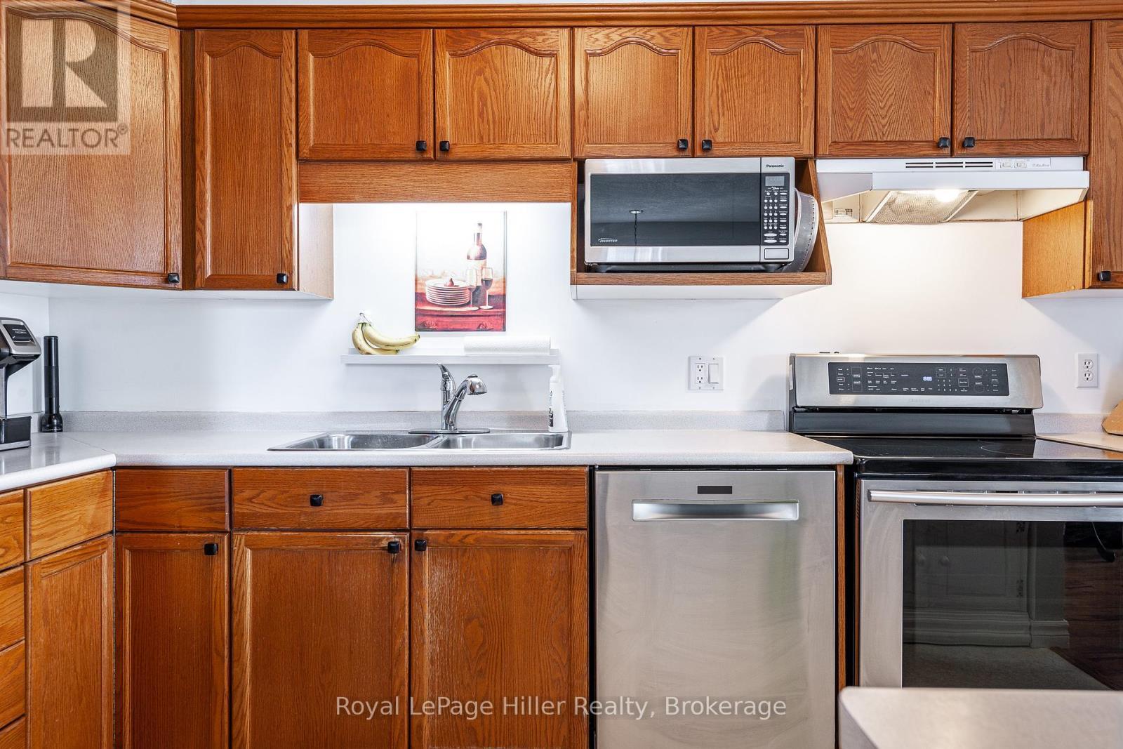 












18 GEMMELL COURT

,
Stratford,




Ontario
N5A7W9

