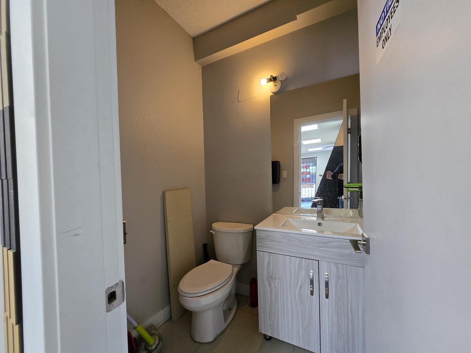 












12977 80 AVENUE

,
Surrey,




British Columbia
V3W3B1


