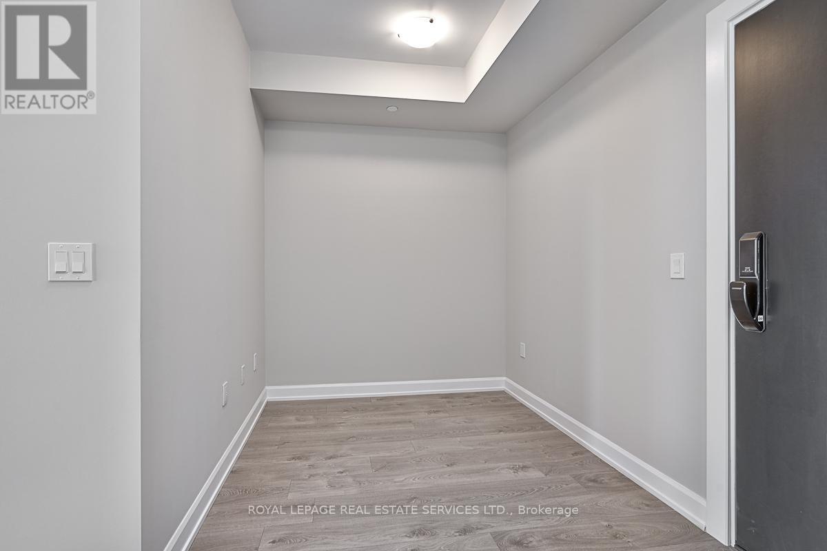 












521 - 3200 WILLIAM COLTSON AVENUE

,
Oakville,




Ontario
L6H7W6

