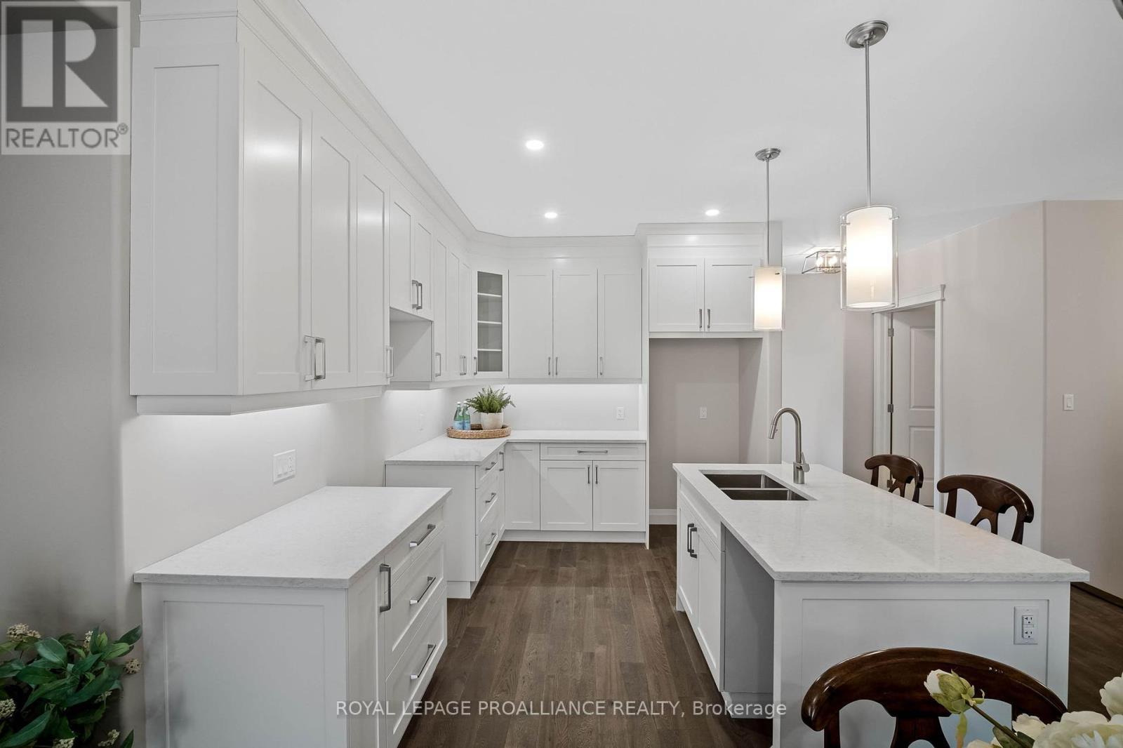 












94B SANFORD STREET

,
Brighton,




Ontario
K0K1H0

