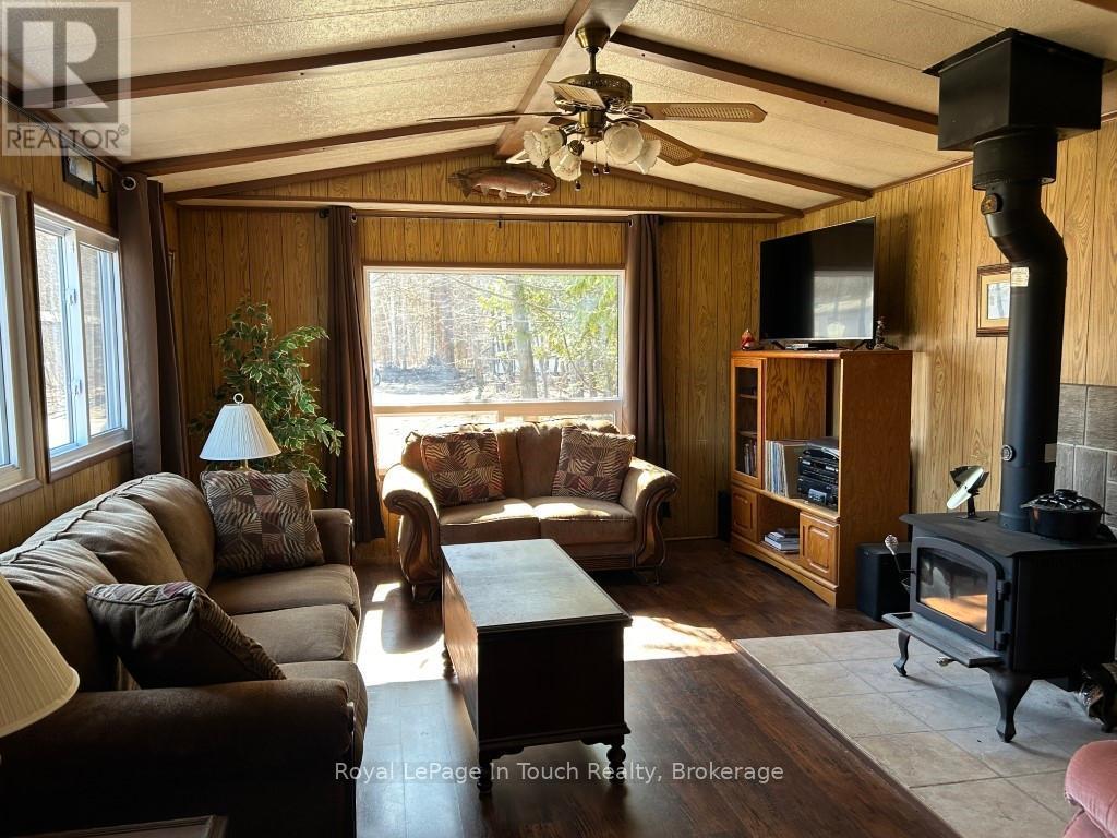 












37 - 5263 ELLIOTT SIDE ROAD

,
Tay,




Ontario
L4R4K3


