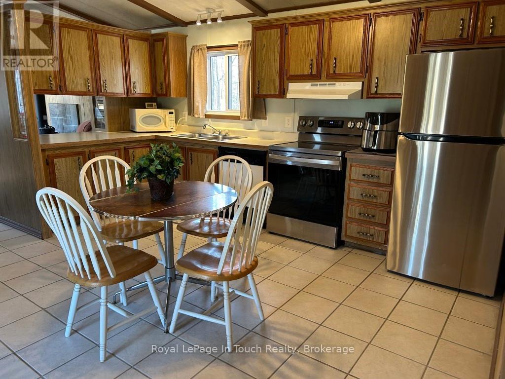 












37 - 5263 ELLIOTT SIDE ROAD

,
Tay,




Ontario
L4R4K3

