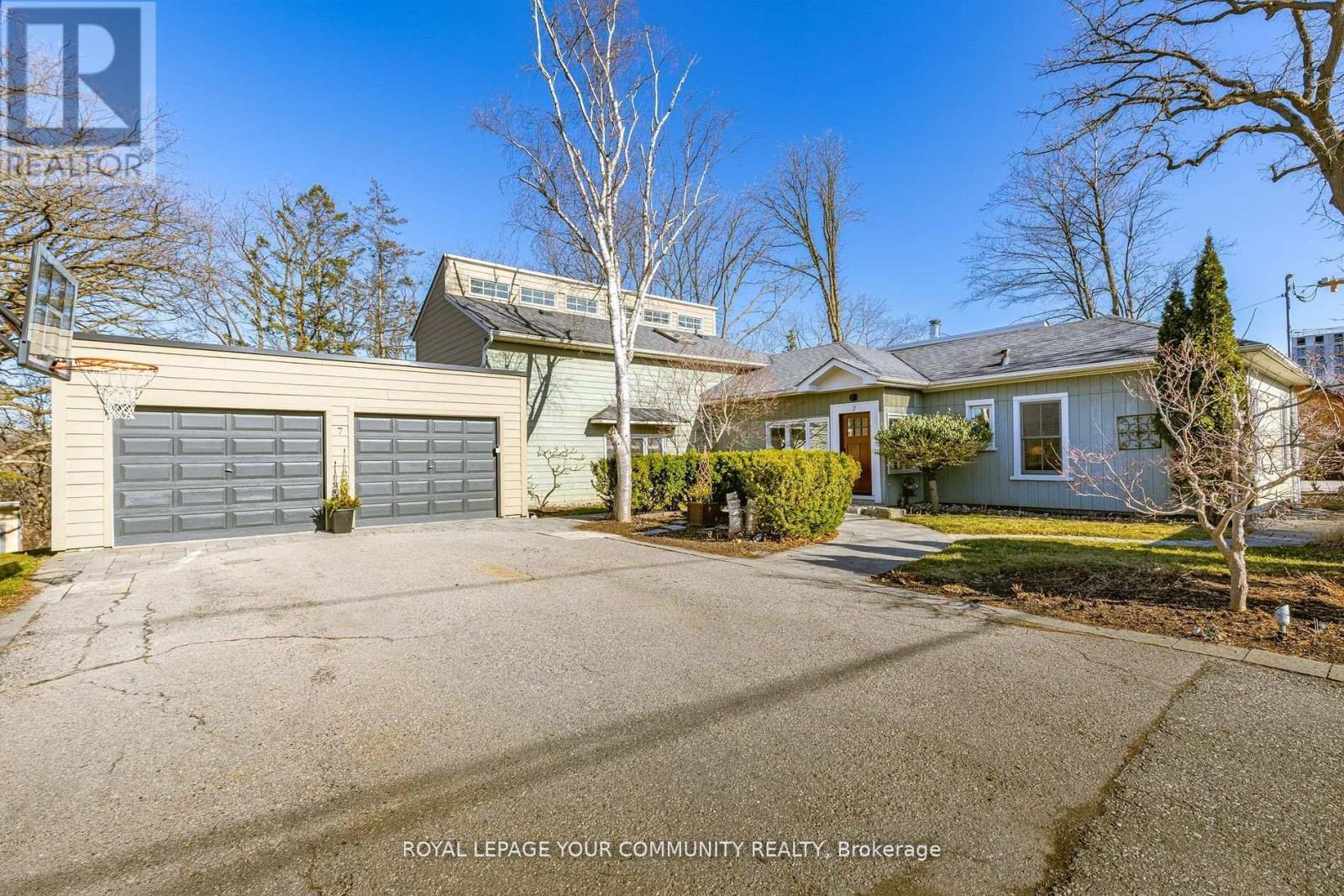 












7 BUTTONVILLE CRESCENT E

,
Markham,




Ontario
L3R0J9

