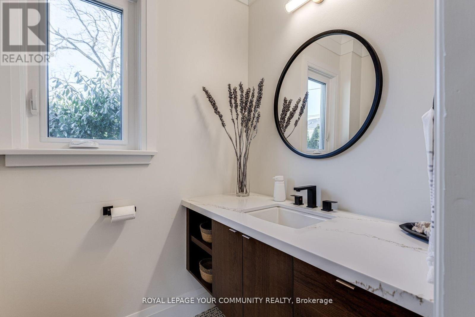 












7 BUTTONVILLE CRESCENT E

,
Markham,




Ontario
L3R0J9

