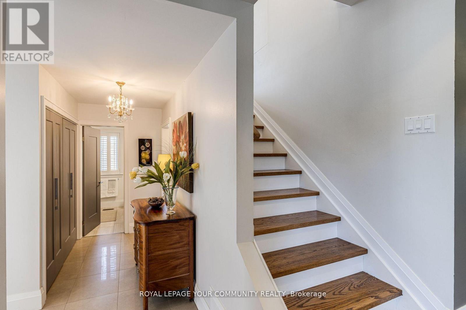 












7 BUTTONVILLE CRESCENT E

,
Markham,




Ontario
L3R0J9

