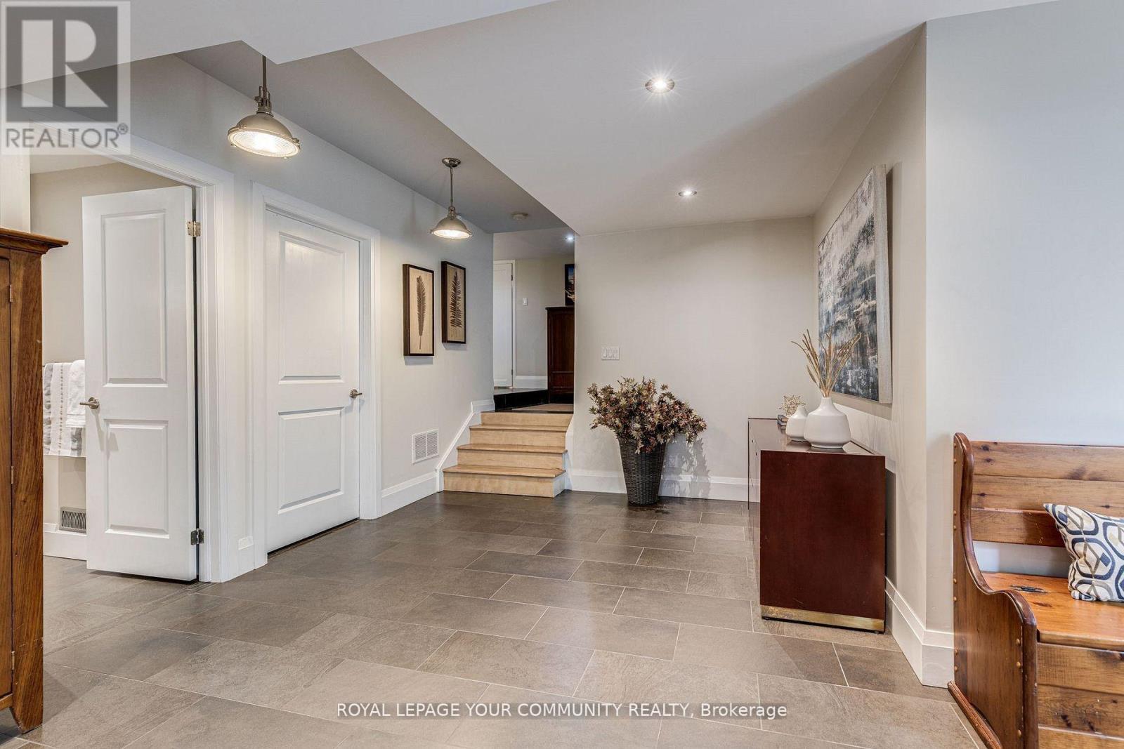 












7 BUTTONVILLE CRESCENT E

,
Markham,




Ontario
L3R0J9

