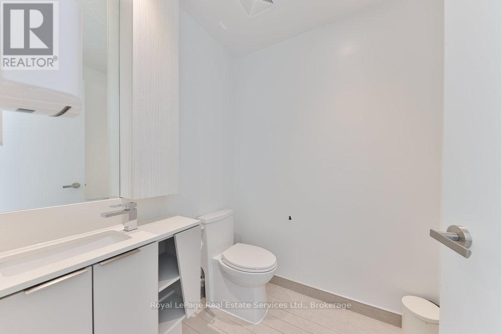 












6005 - 3900 CONFEDERATION PARKWAY

,
Mississauga (City Centre),




Ontario
L5B0M3

