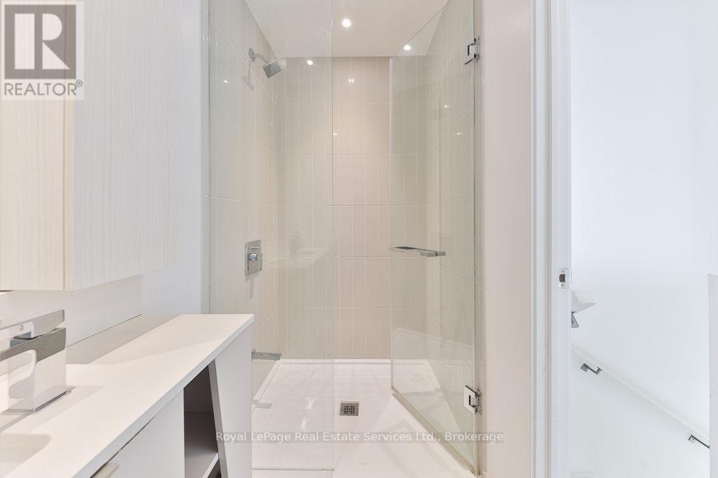 












6005 - 3900 CONFEDERATION PARKWAY

,
Mississauga (City Centre),




Ontario
L5B0M3

