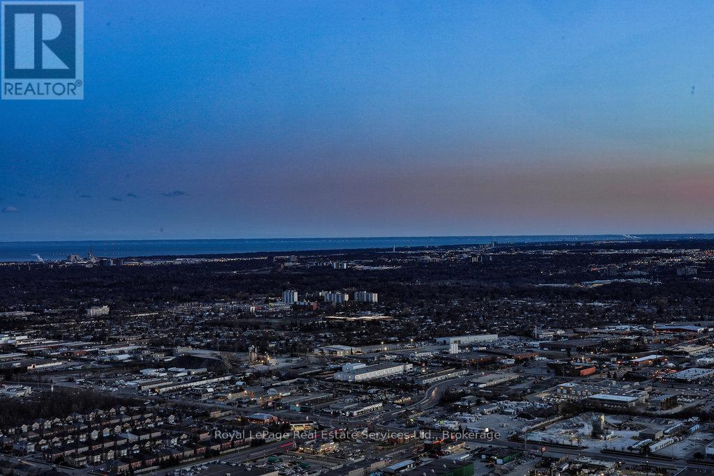 












6005 - 3900 CONFEDERATION PARKWAY

,
Mississauga (City Centre),




Ontario
L5B0M3

