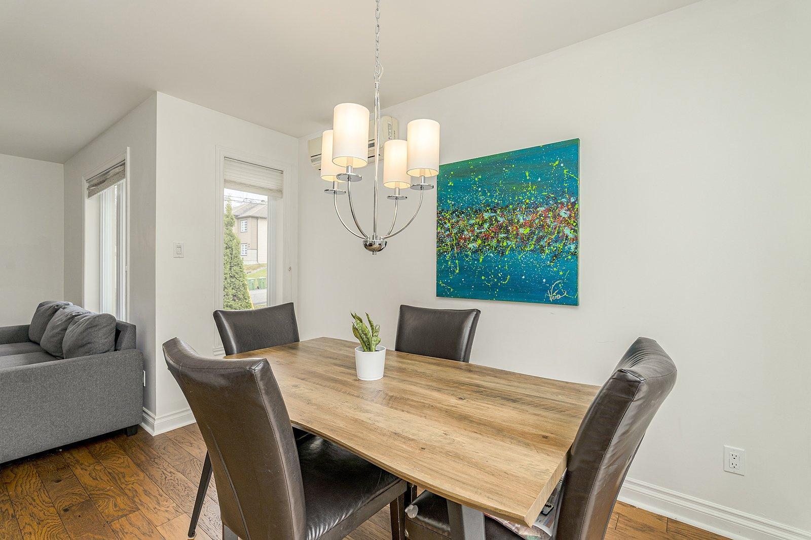 









417


Rue Langlois

,
Magog,




QC
J1X3K5

