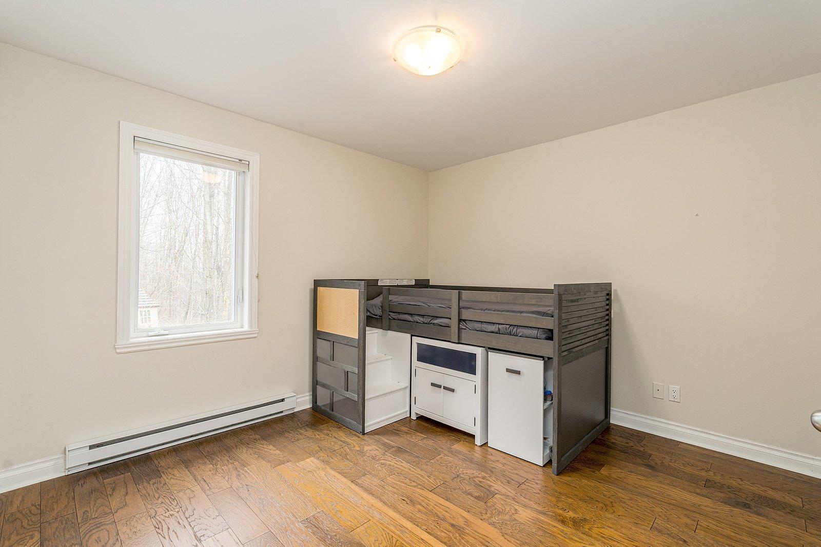 









417


Rue Langlois

,
Magog,




QC
J1X3K5

