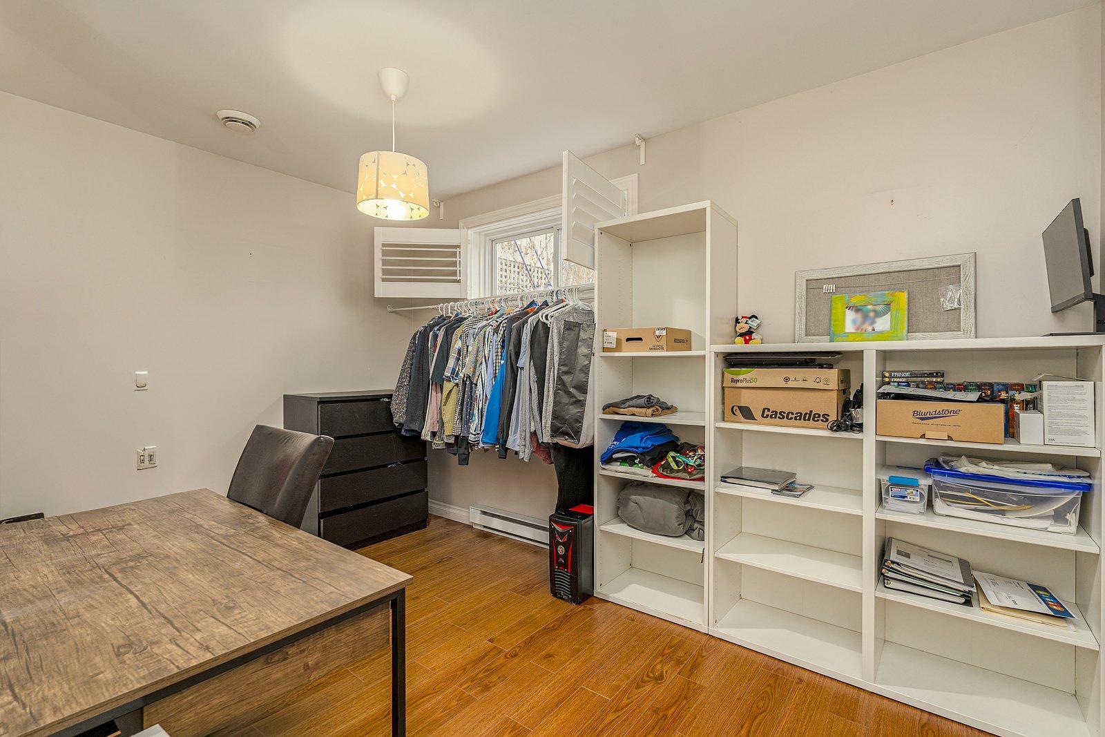 









417


Rue Langlois

,
Magog,




QC
J1X3K5

