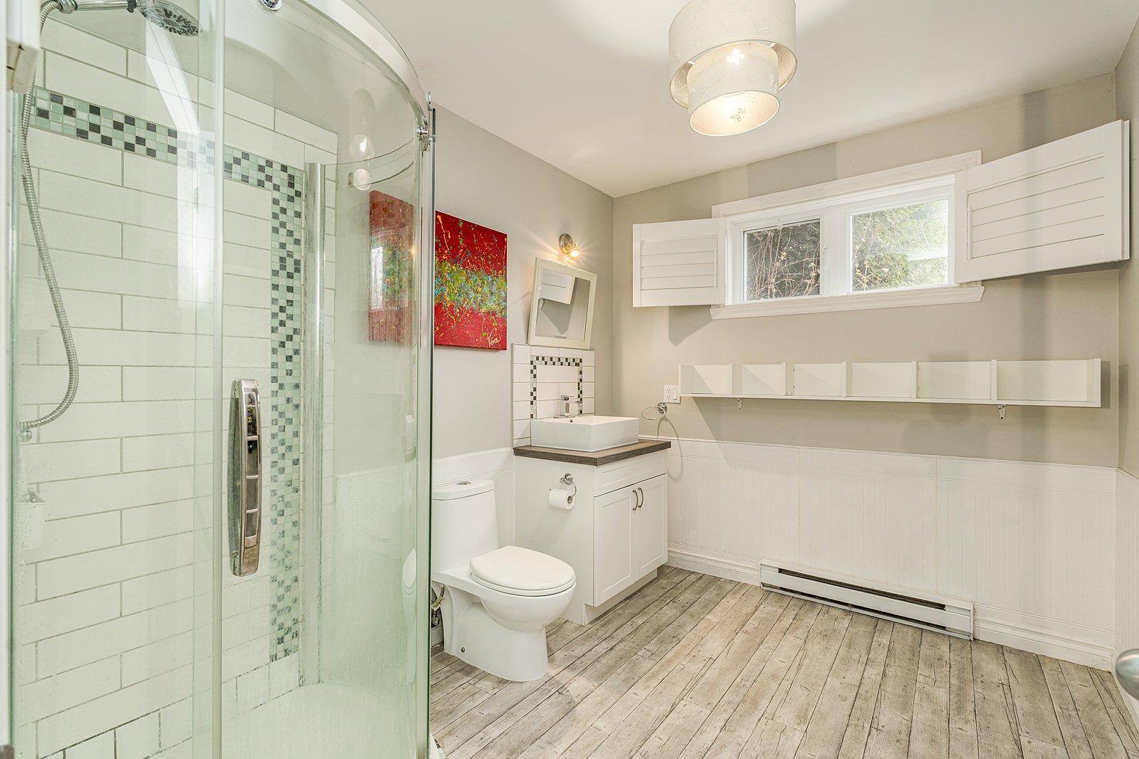 









417


Rue Langlois

,
Magog,




QC
J1X3K5

