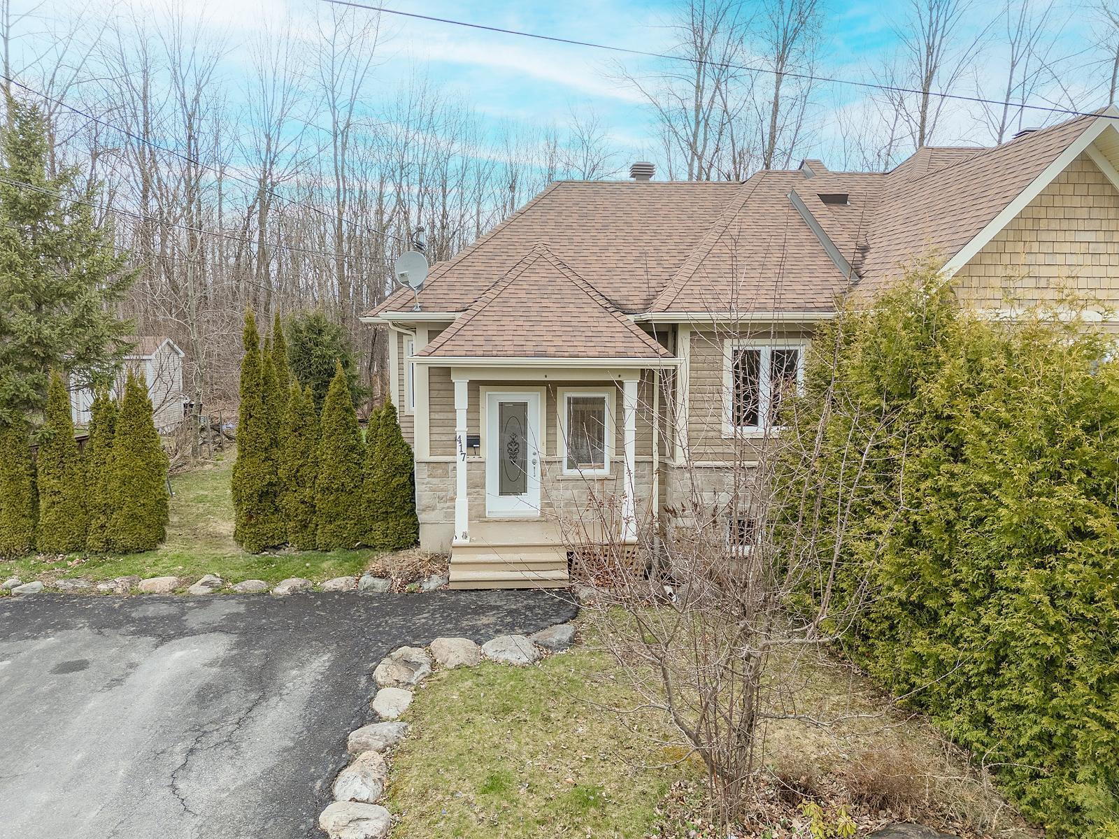









417


Rue Langlois

,
Magog,




QC
J1X3K5

