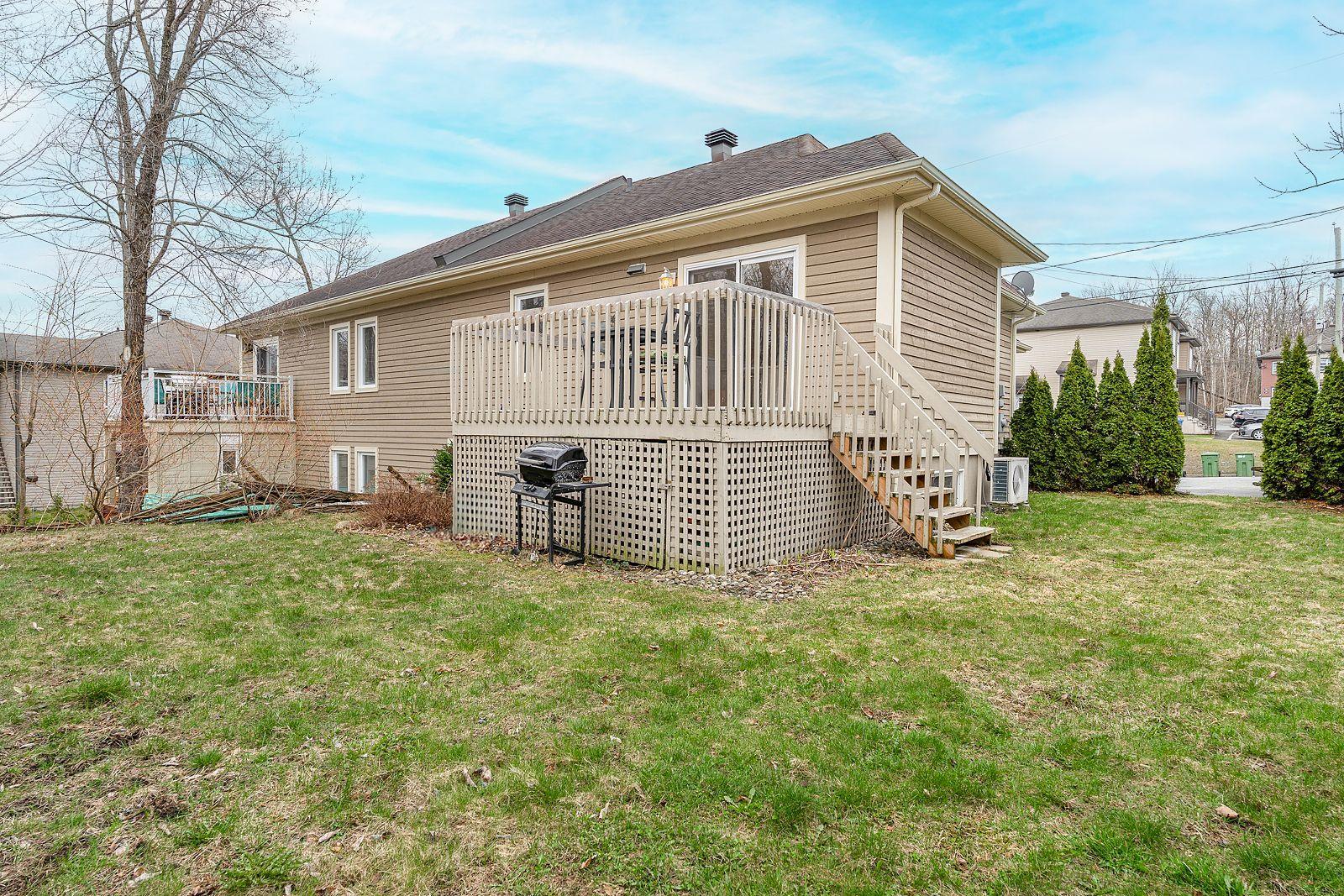 









417


Rue Langlois

,
Magog,




QC
J1X3K5


