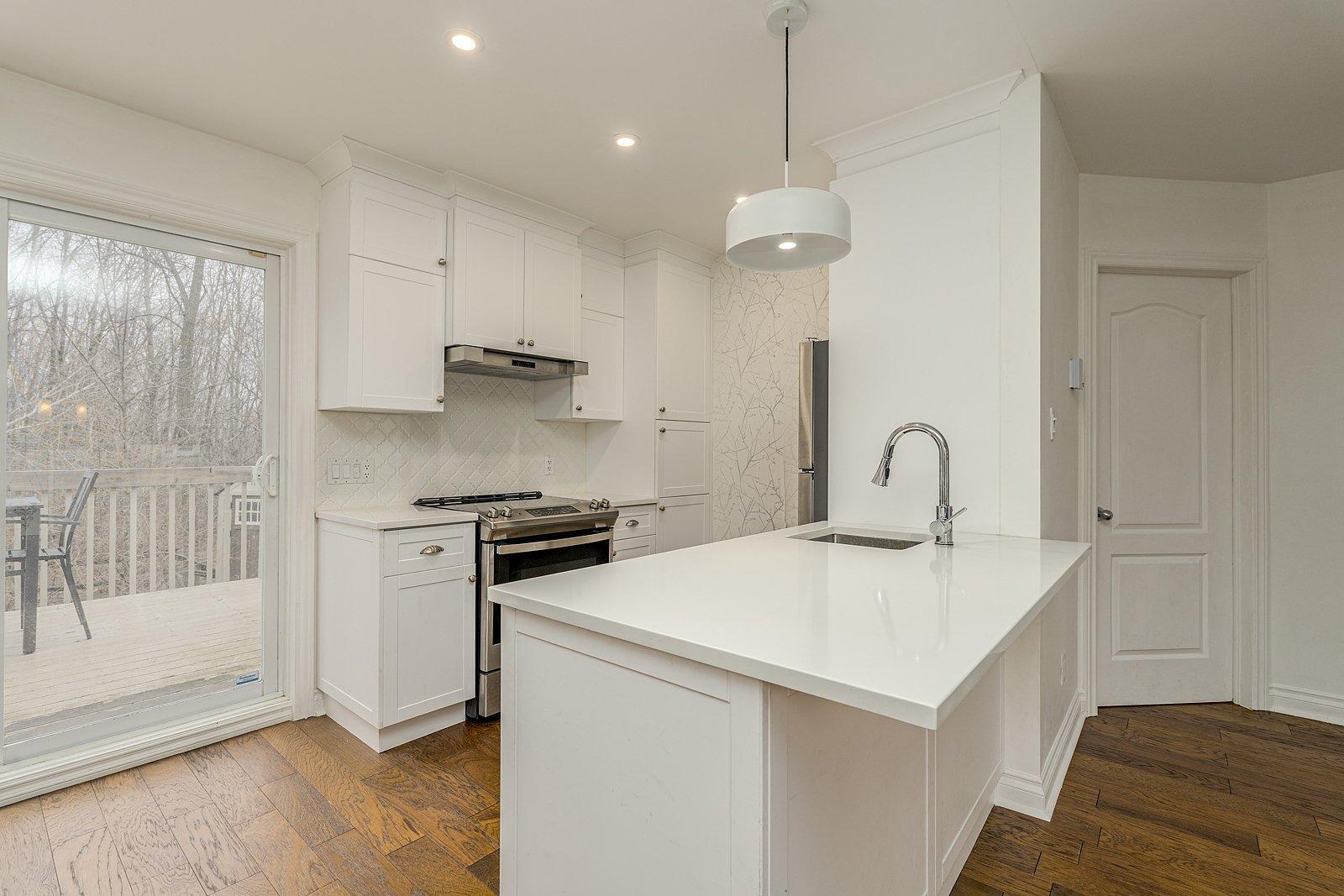 









417


Rue Langlois

,
Magog,




QC
J1X3K5

