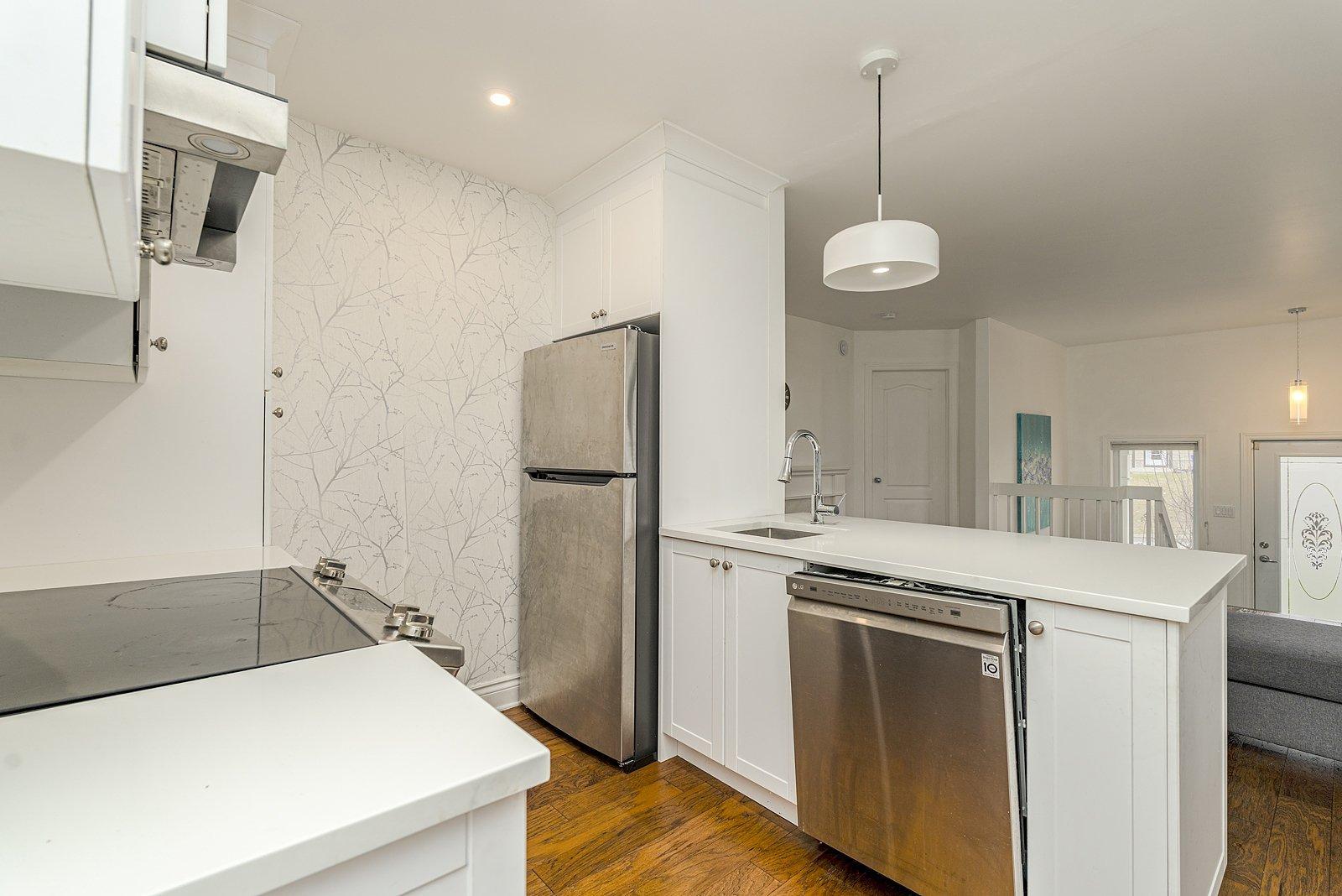 









417


Rue Langlois

,
Magog,




QC
J1X3K5

