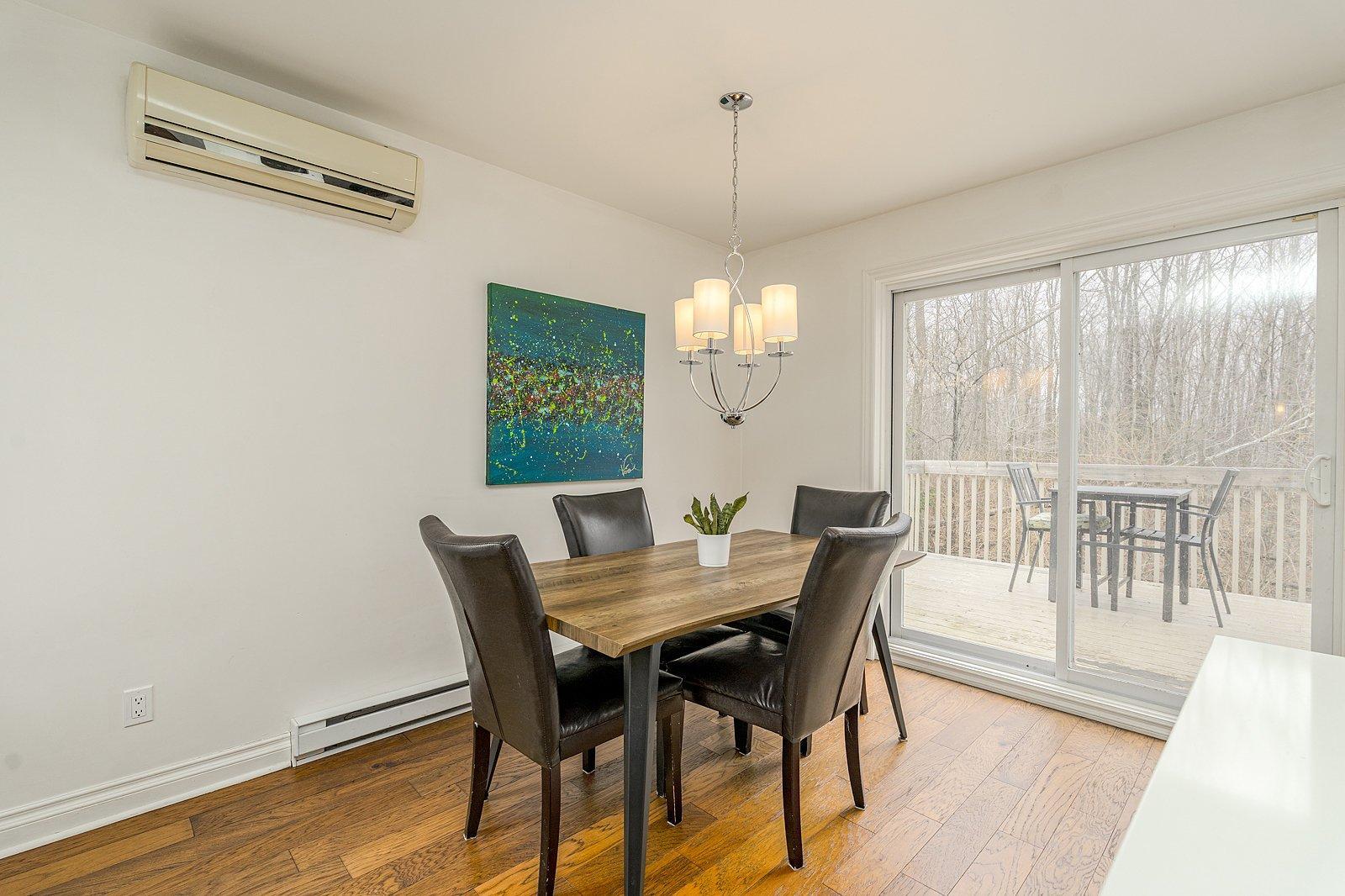 









417


Rue Langlois

,
Magog,




QC
J1X3K5

