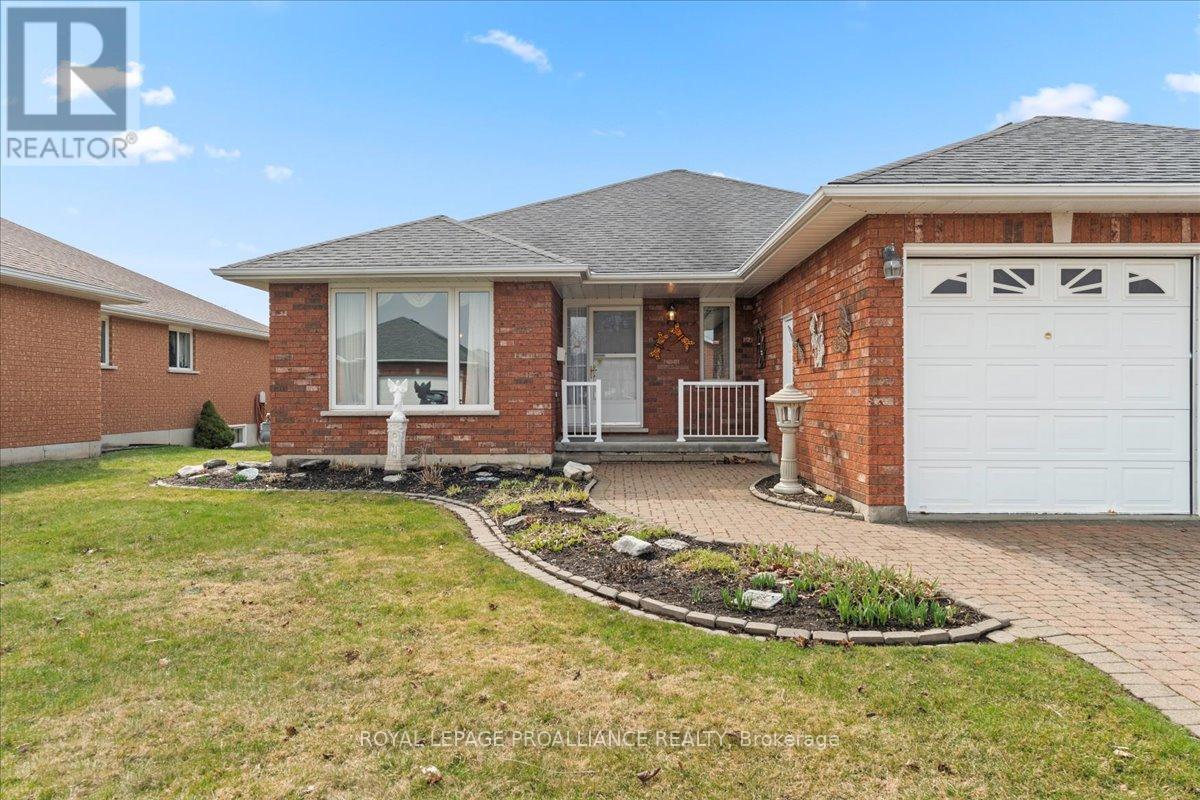 












13 HICKORY GROVE

,
Belleville (Belleville Ward),




Ontario
K8N5X6

