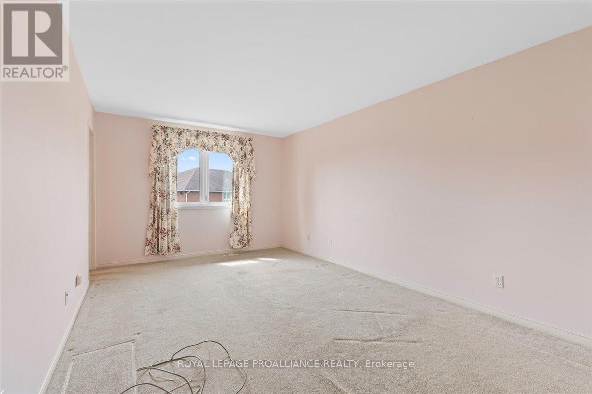 












13 HICKORY GROVE

,
Belleville (Belleville Ward),




Ontario
K8N5X6

