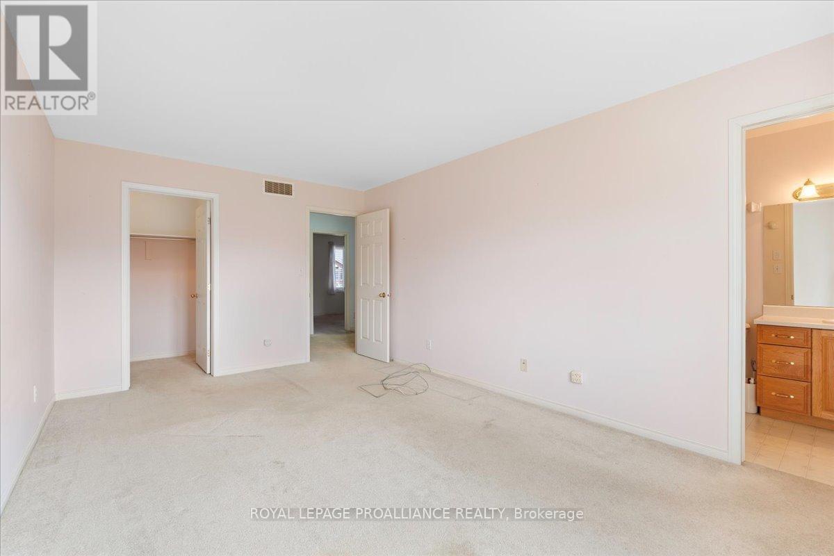 












13 HICKORY GROVE

,
Belleville (Belleville Ward),




Ontario
K8N5X6

