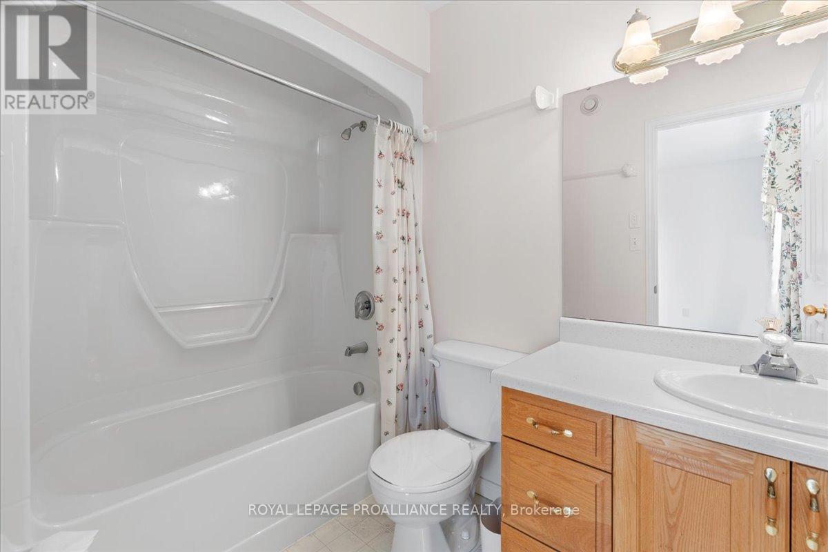












13 HICKORY GROVE

,
Belleville (Belleville Ward),




Ontario
K8N5X6

