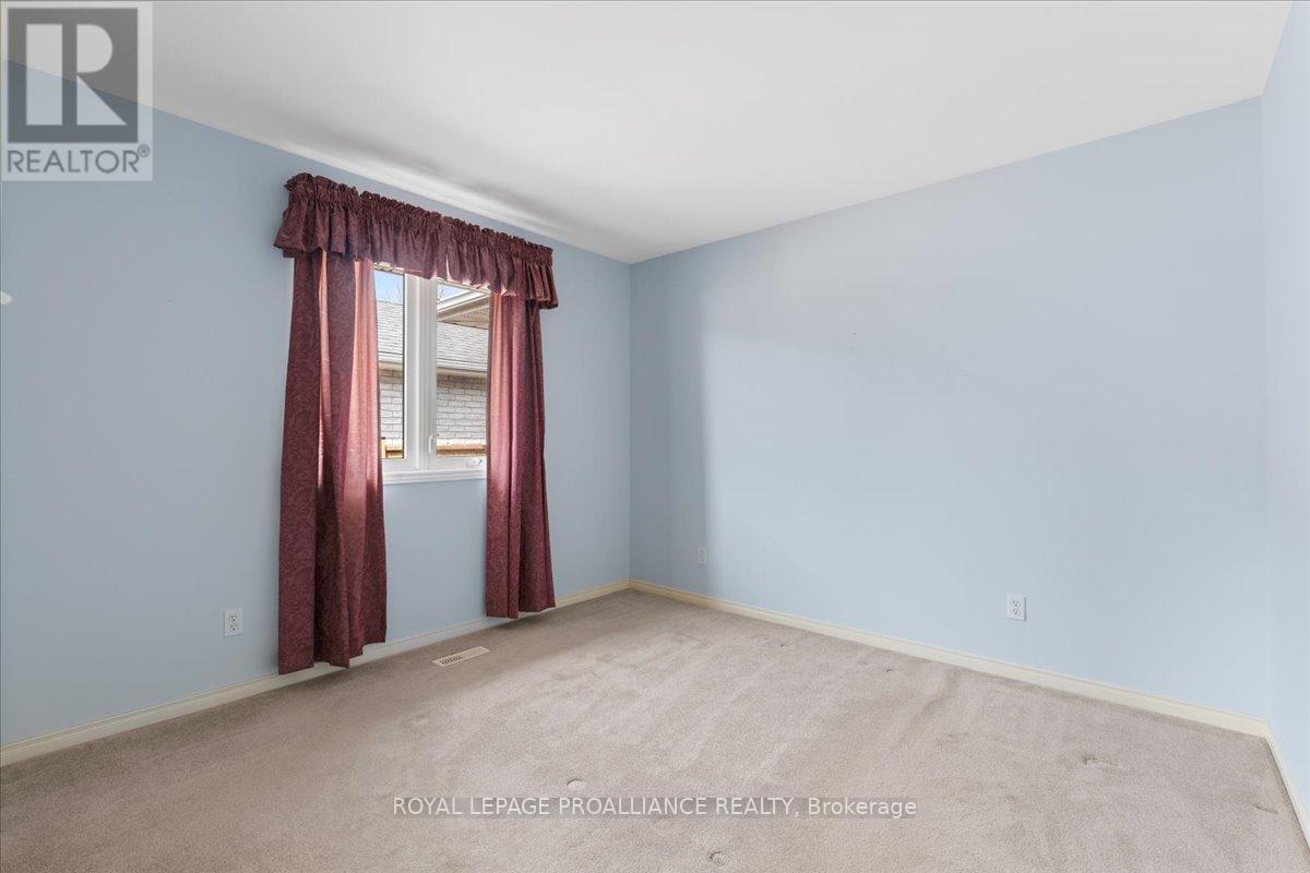 












13 HICKORY GROVE

,
Belleville (Belleville Ward),




Ontario
K8N5X6

