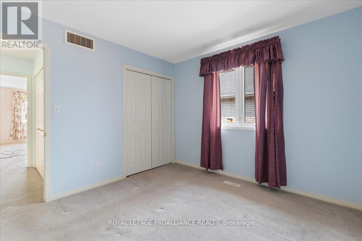 












13 HICKORY GROVE

,
Belleville (Belleville Ward),




Ontario
K8N5X6

