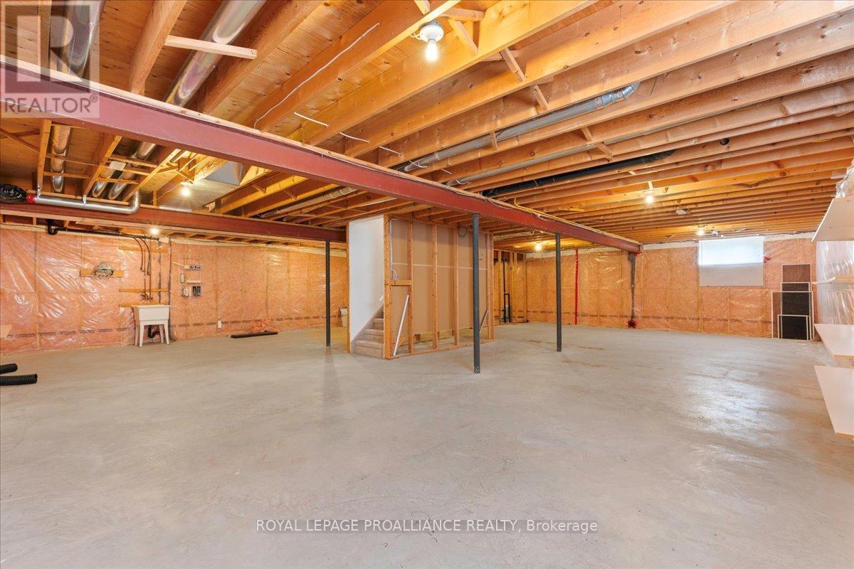 












13 HICKORY GROVE

,
Belleville (Belleville Ward),




Ontario
K8N5X6

