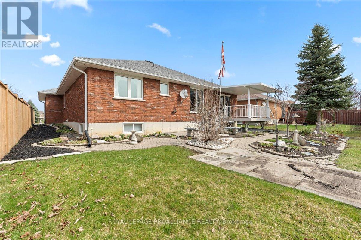 












13 HICKORY GROVE

,
Belleville (Belleville Ward),




Ontario
K8N5X6

