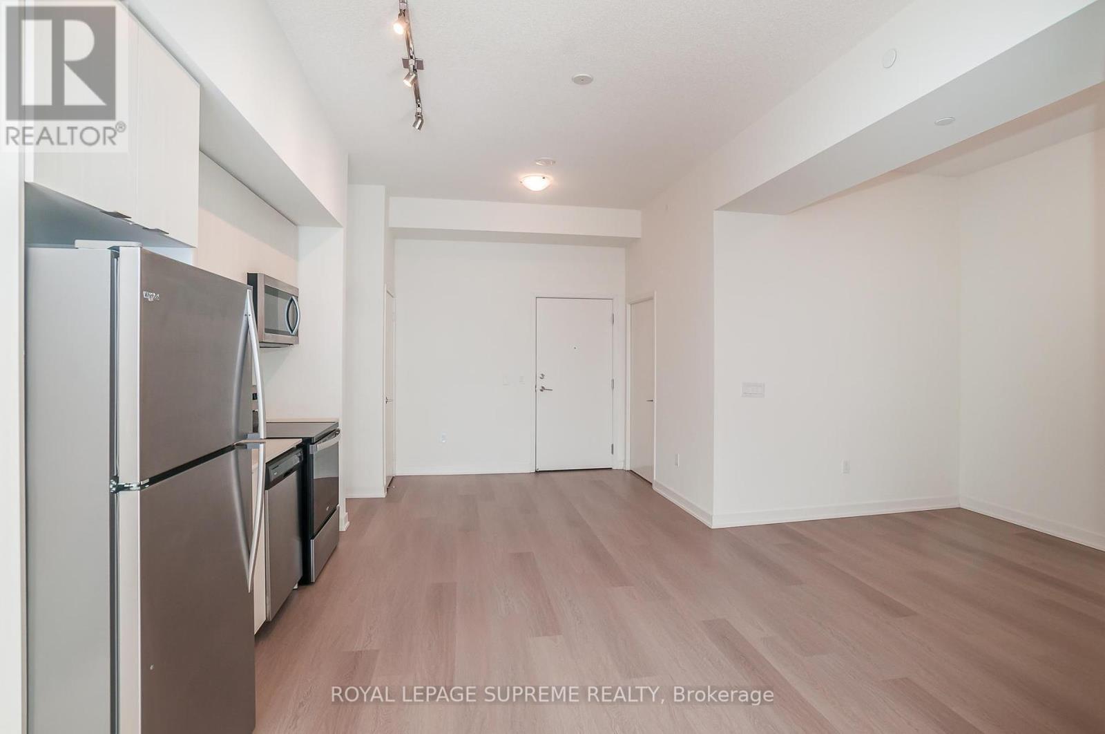 












811 - 859 THE QUEENSWAY

,
Toronto,




Ontario
M8Z1N8

