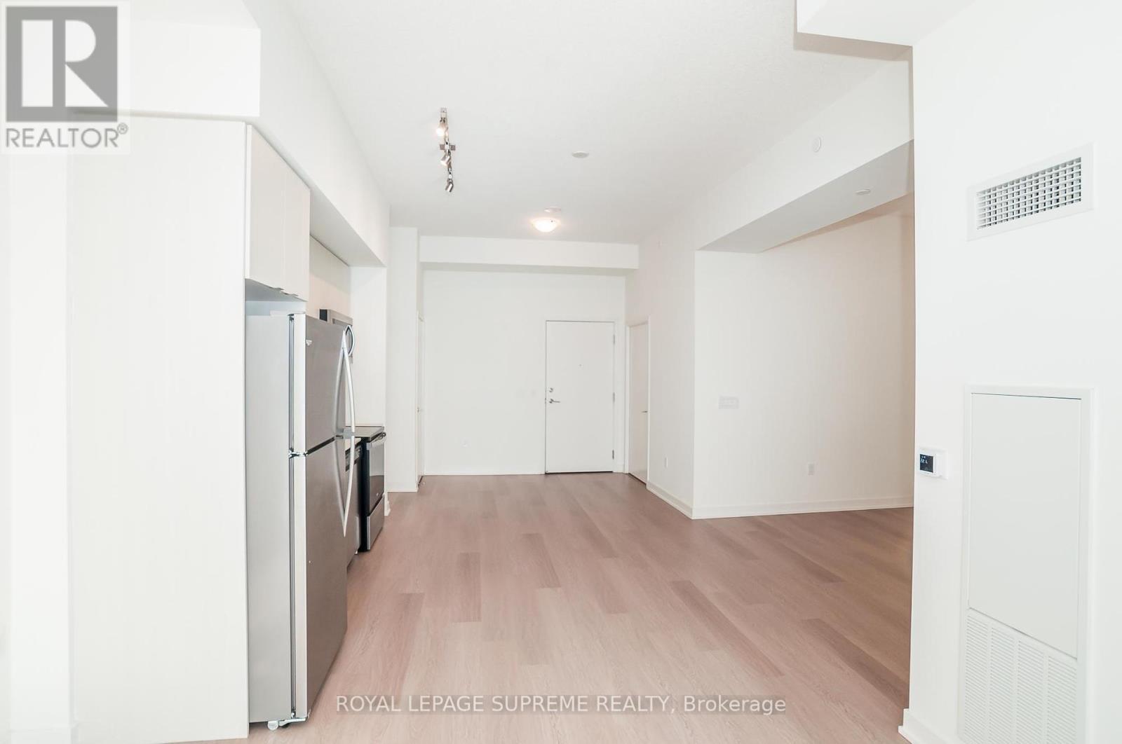 












811 - 859 THE QUEENSWAY

,
Toronto,




Ontario
M8Z1N8

